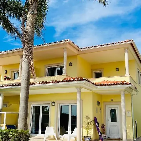 Ocean, Surf, Golf Private With Pool Near Lagoon Casa de Férias